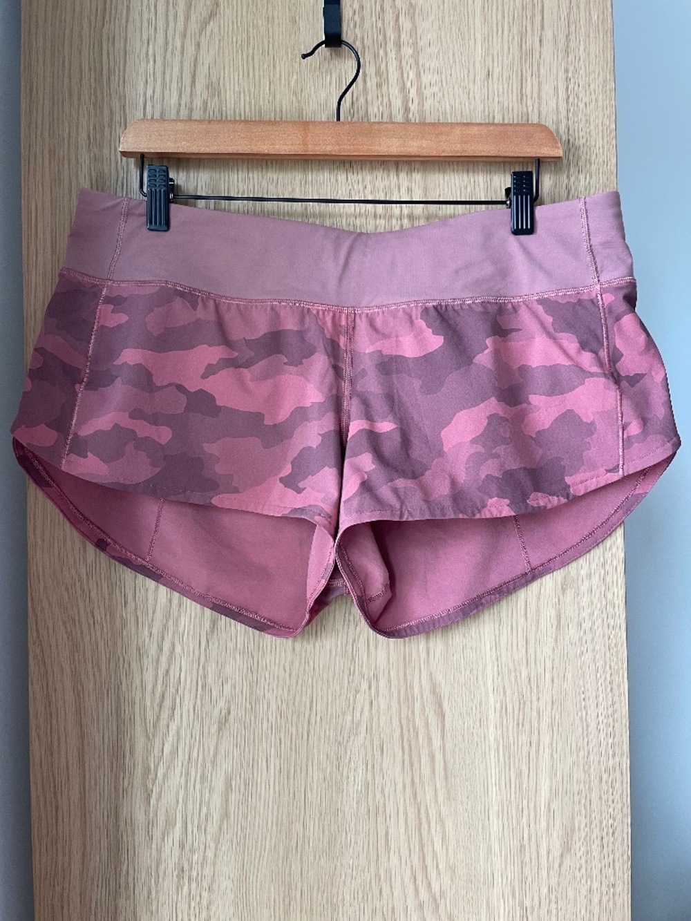 Lululemon Speed Up Shorts - Size 10